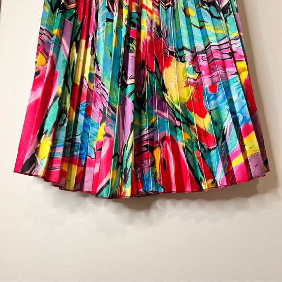 Multicolored Abstract Satin Pleated Skirt - Size Small - Picture 4 of 11